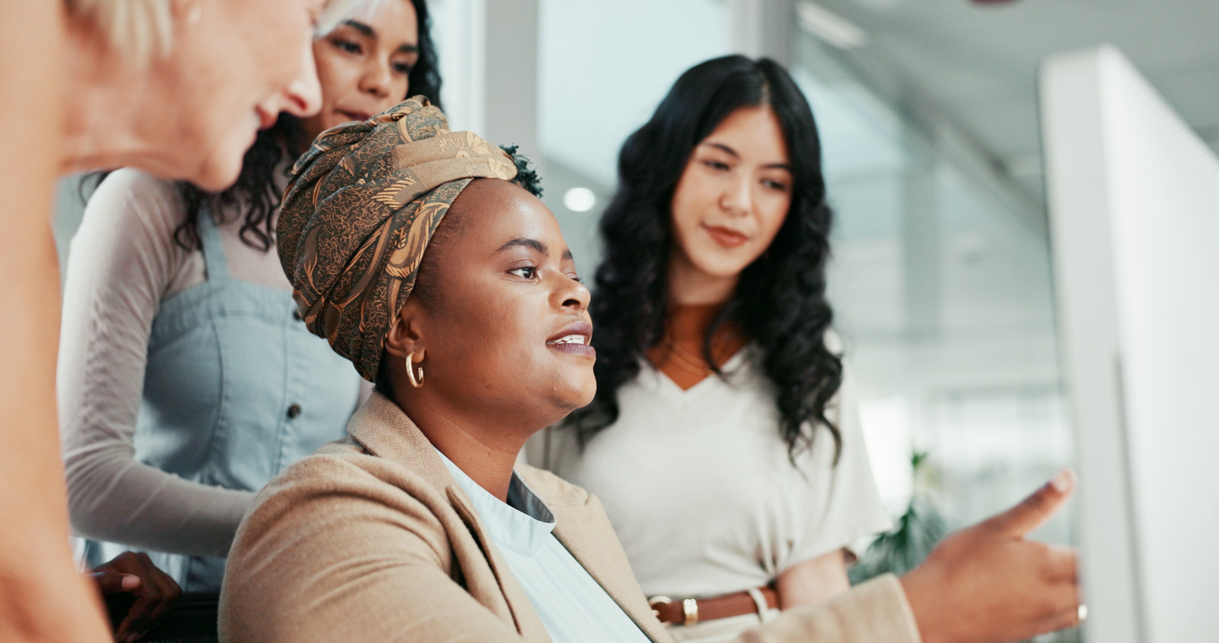 The Power of Mentorship: Uplifting Women in the Workplace 🤝