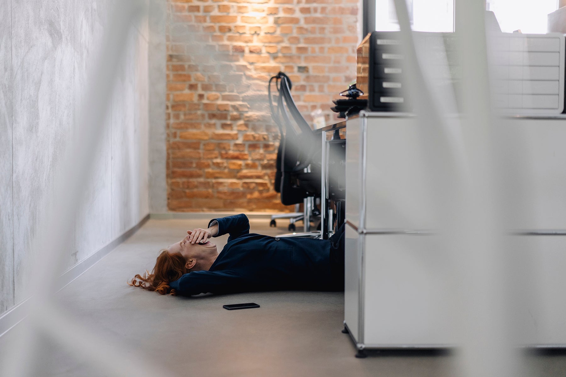 Job Hugging: When Staying Becomes the Silent Form of Disengagement